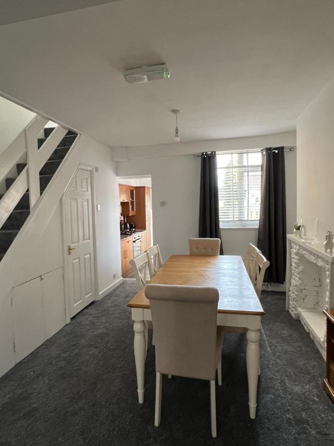 Crown Road Apartment ซิททิงบอร์น ภายนอก รูปภาพ